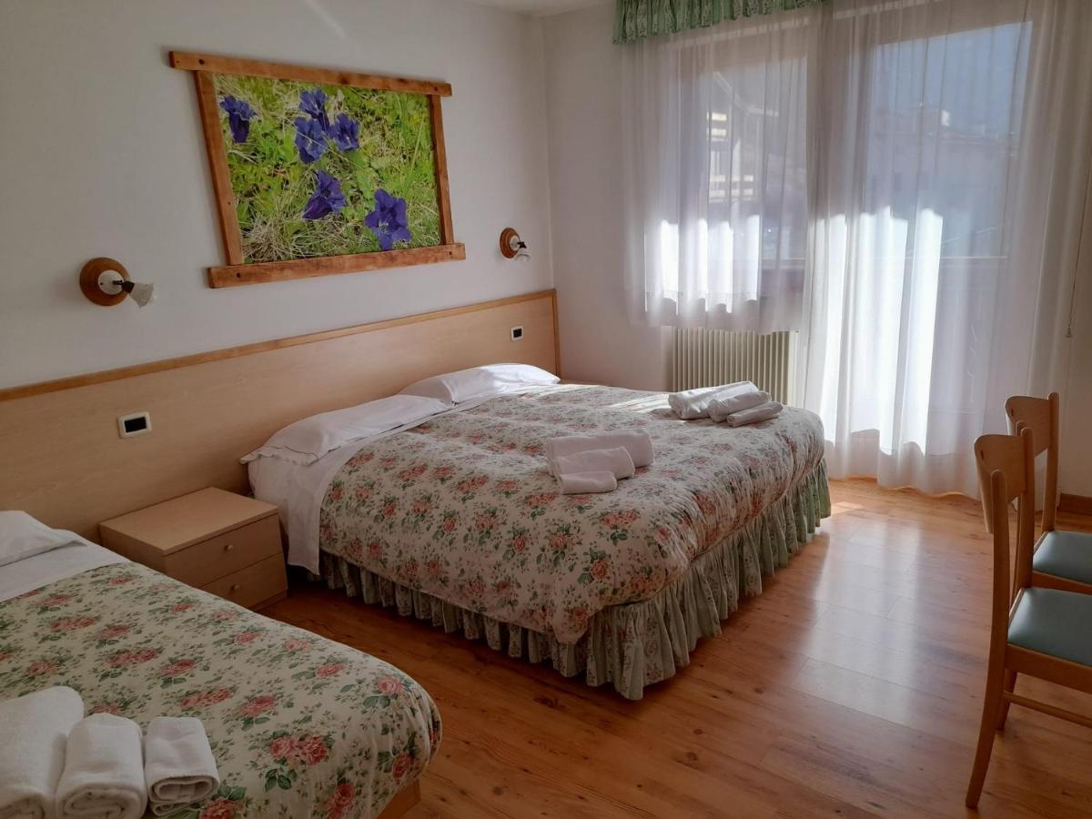 Hotel Garni B&B Maffei Pinzolo Bagian luar foto