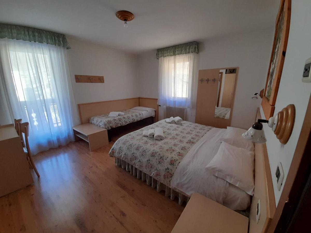 Hotel Garni B&B Maffei Pinzolo Bagian luar foto