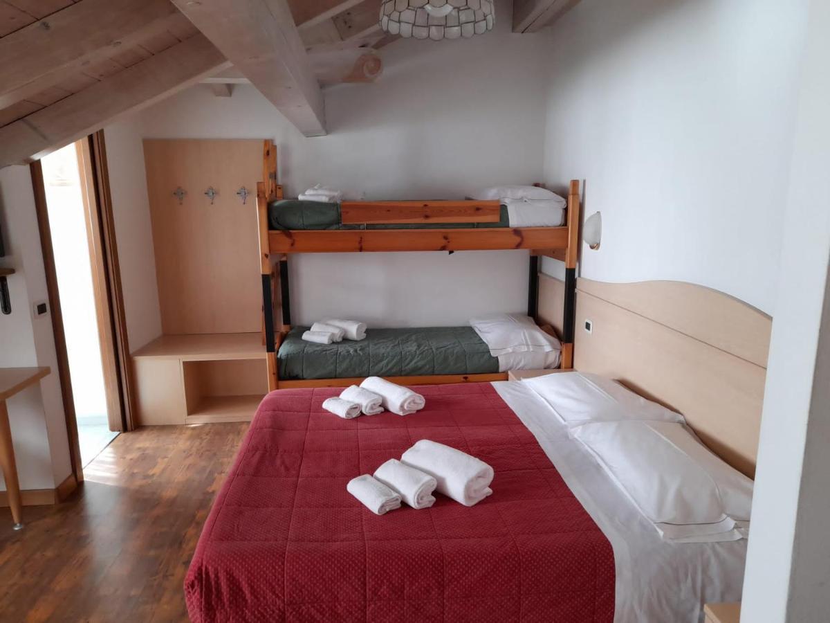 Hotel Garni B&B Maffei Pinzolo Bagian luar foto