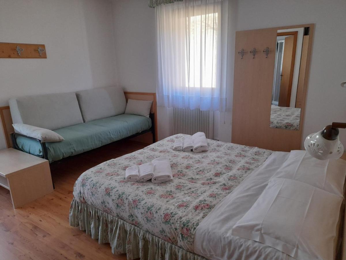 Hotel Garni B&B Maffei Pinzolo Bagian luar foto