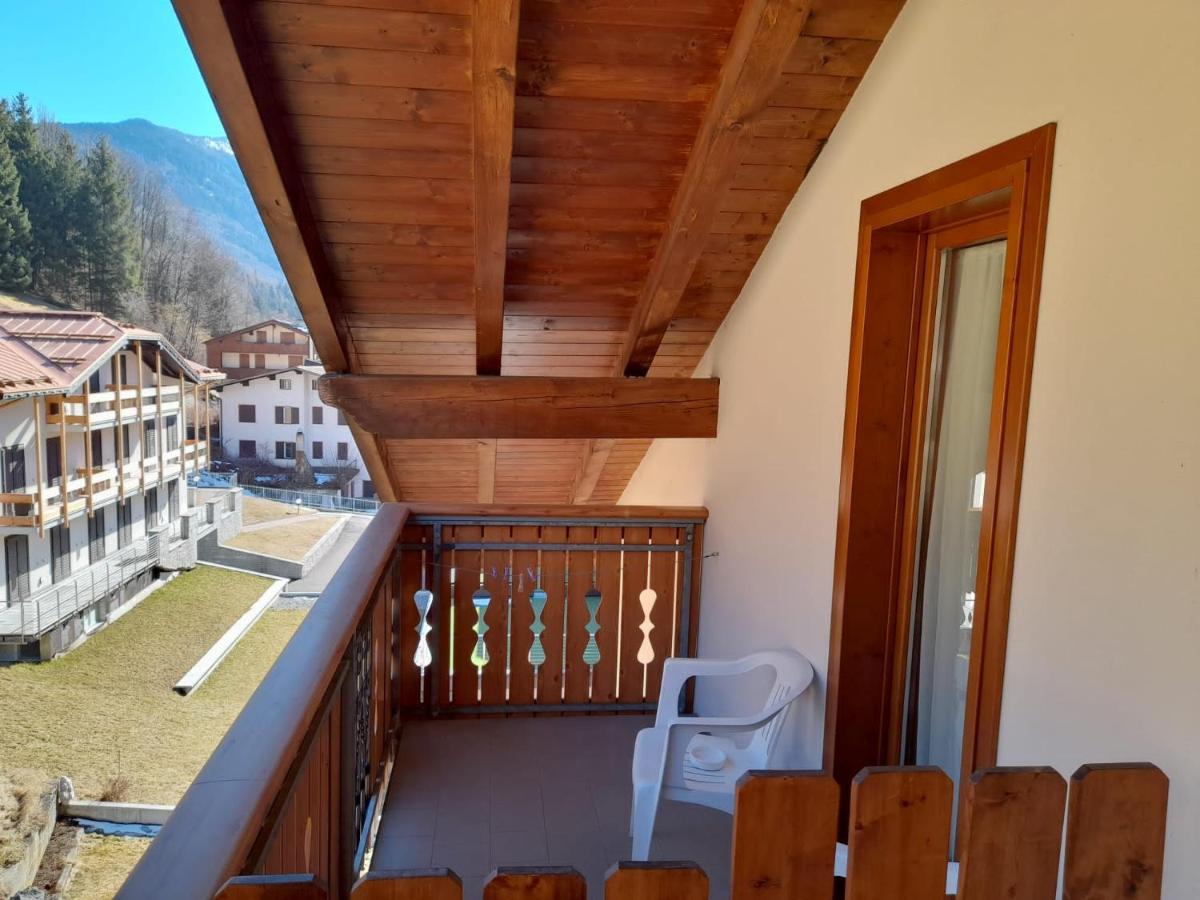 Hotel Garni B&B Maffei Pinzolo Bagian luar foto