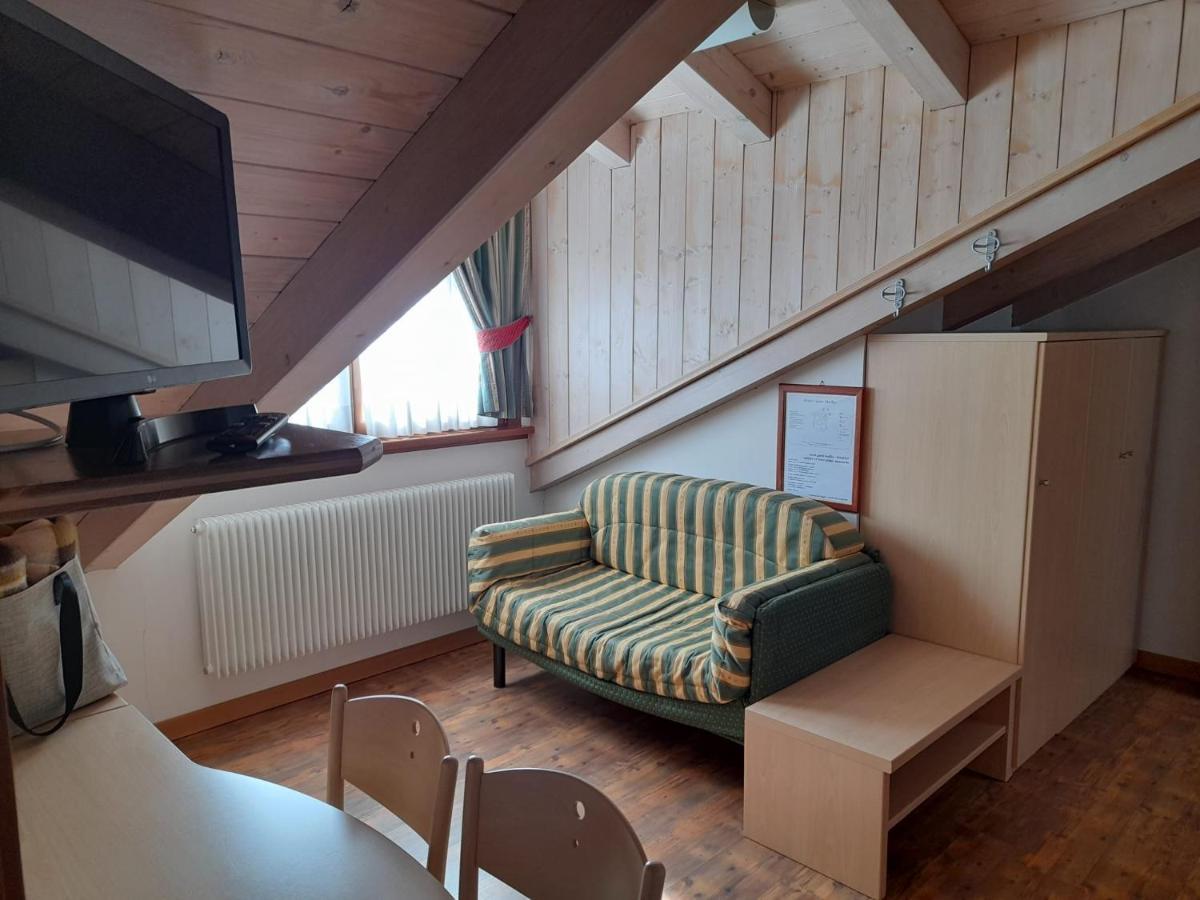 Hotel Garni B&B Maffei Pinzolo Bagian luar foto