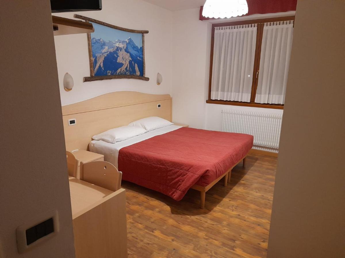 Hotel Garni B&B Maffei Pinzolo Bagian luar foto